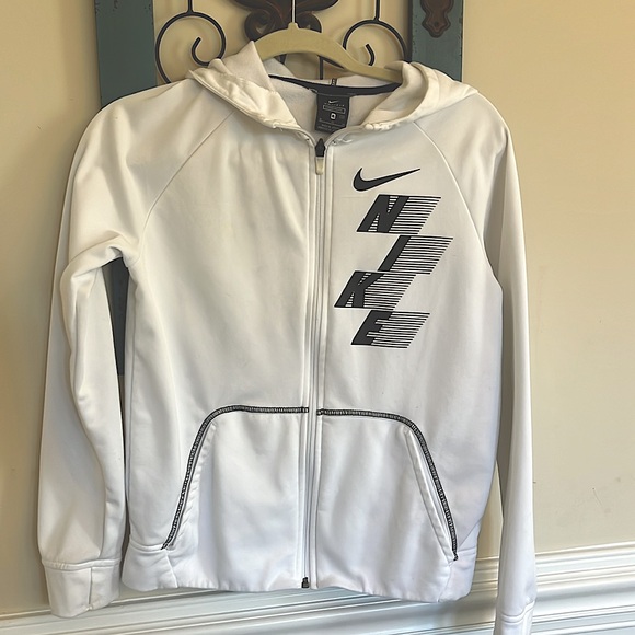 Nike Boys XL full zip front with hood - Picture 2 of 2